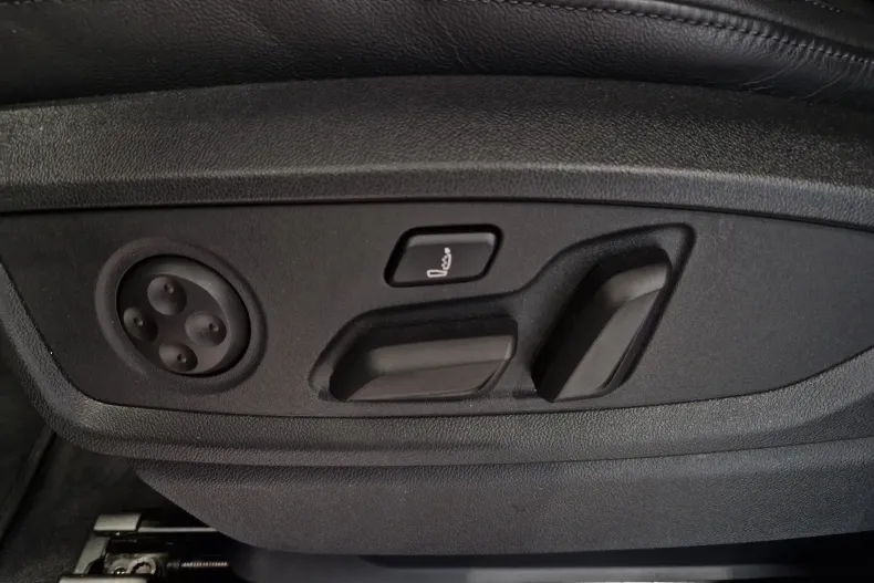 Audi Q5 din 2024 cu 5.371 km - oferta AUD134902 - foto 16