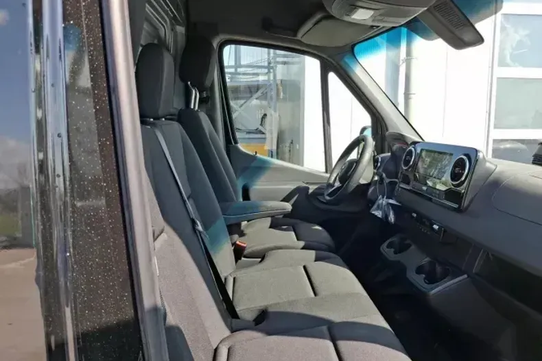 Mercedes-Benz Sprinter din 2024 cu 1.810 km - oferta MER134906 - foto 9
