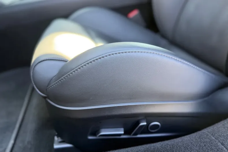 Tesla Model 3 din 2025 cu 15.569 km - oferta TES134928 - foto 9