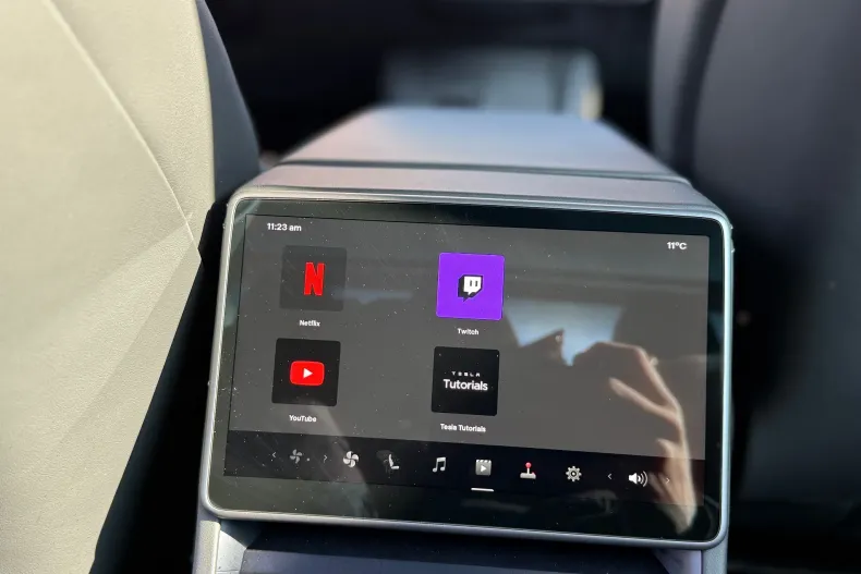 Tesla Model 3 din 2025 cu 15.569 km - oferta TES134928 - foto 22