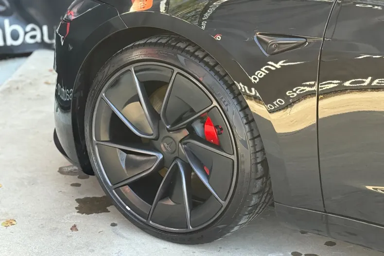 Tesla Model 3 din 2025 cu 15.569 km - oferta TES134928 - foto 26