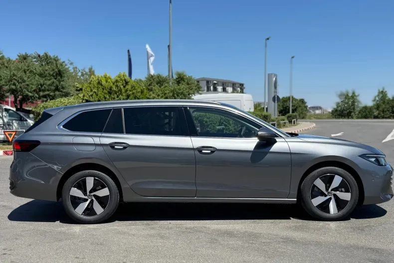 Volkswagen Passat din 2025 cu 5 km - oferta VOL134958 - foto 7