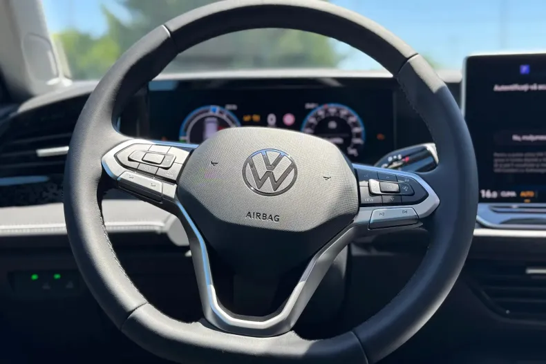 Volkswagen Passat din 2025 cu 5 km - oferta VOL134958 - foto 9