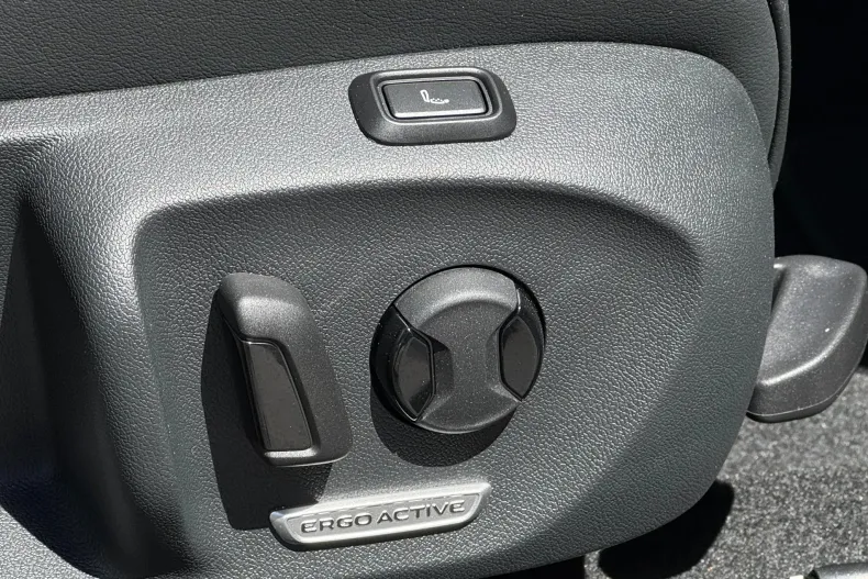 Volkswagen Passat din 2025 cu 5 km - oferta VOL134958 - foto 13