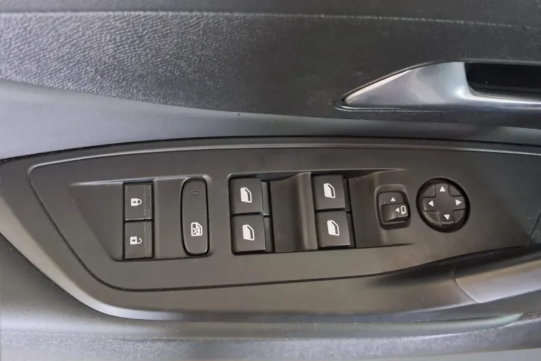 Peugeot 308 din 2023 cu 14.500 km - oferta PEU134968 - foto 12