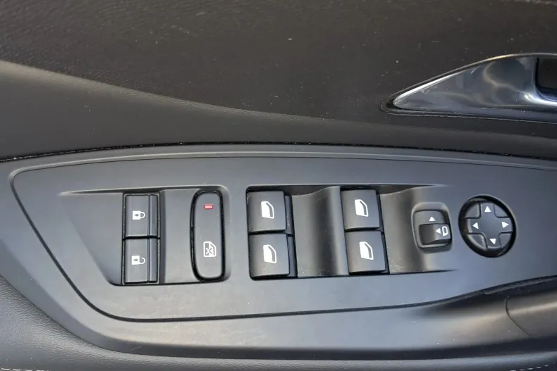 Peugeot 308 din 2023 cu 19.500 km - oferta PEU134970 - foto 12