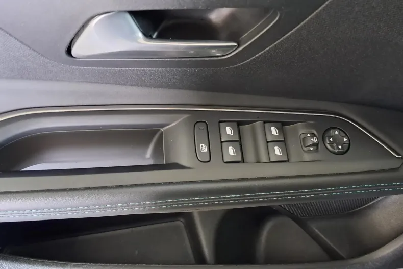 Peugeot 3008 din 2022 cu 27.090 km - oferta PEU134975 - foto 12