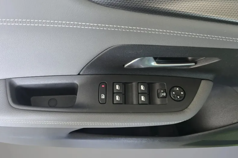 Opel Mokka din 2022 cu 7.894 km - oferta OPE134982 - foto 11