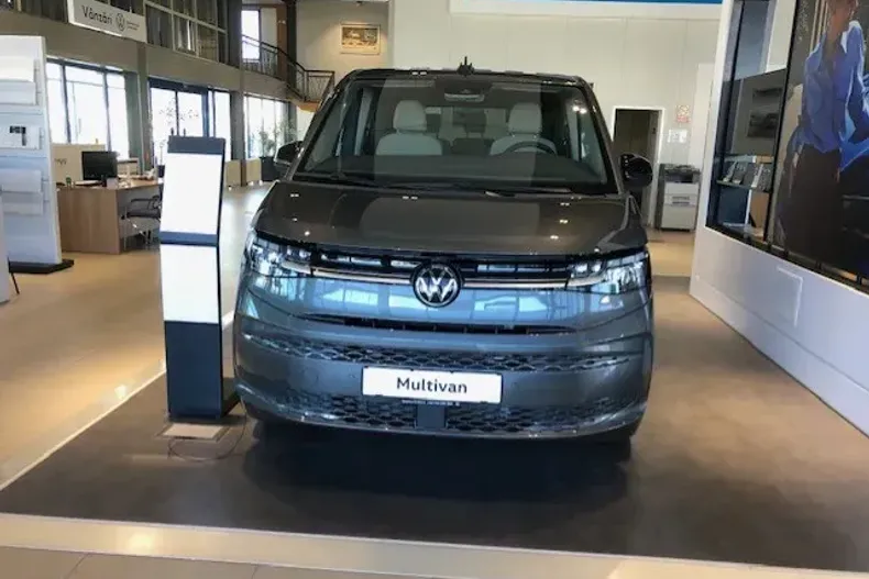 Volkswagen Multivan din 2025 cu 2 km - oferta VOL135004 - foto 2