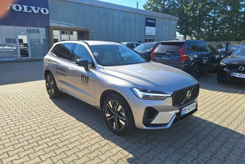 Volvo XC60 din 2025 cu 3.500 km - oferta VOL135066 - foto 5