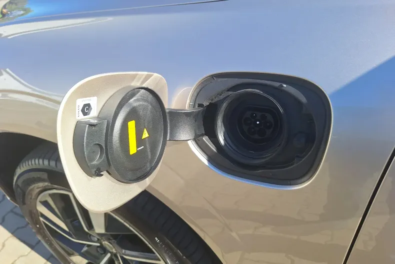 Volvo XC60 din 2025 cu 3.500 km - oferta VOL135066 - foto 36