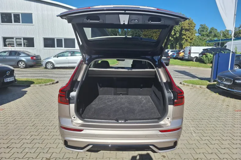 Volvo XC60 din 2025 cu 3.500 km - oferta VOL135066 - foto 37