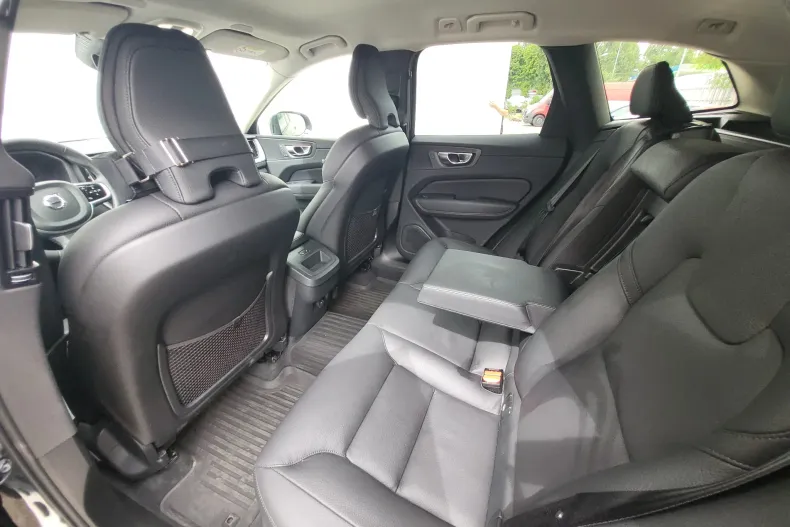 Volvo XC60 din 2025 cu 8.100 km - oferta VOL135067 - foto 11