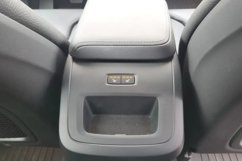 Volvo XC60 din 2025 cu 8.100 km - oferta VOL135067 - foto 24