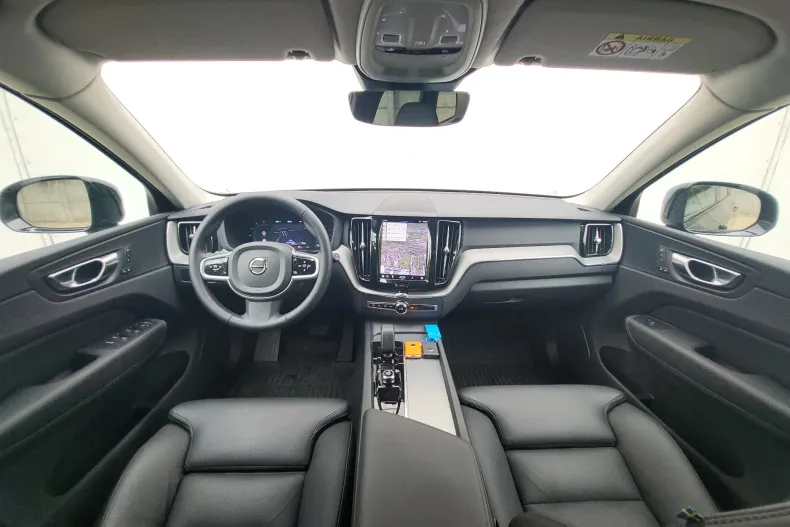 Volvo XC60 din 2025 cu 9.800 km - oferta VOL135069 - foto 14