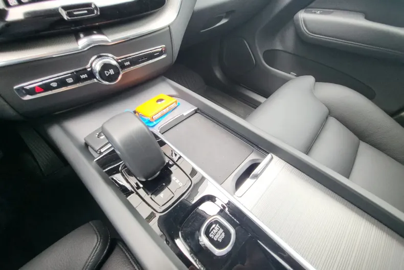 Volvo XC60 din 2025 cu 9.800 km - oferta VOL135069 - foto 21