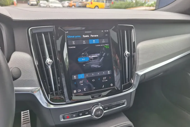 Volvo S90 din 2022 cu 71.000 km - oferta VOL135072 - foto 26