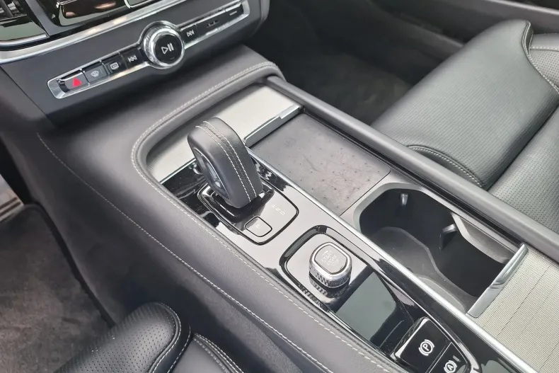 Volvo S90 din 2022 cu 71.000 km - oferta VOL135072 - foto 29