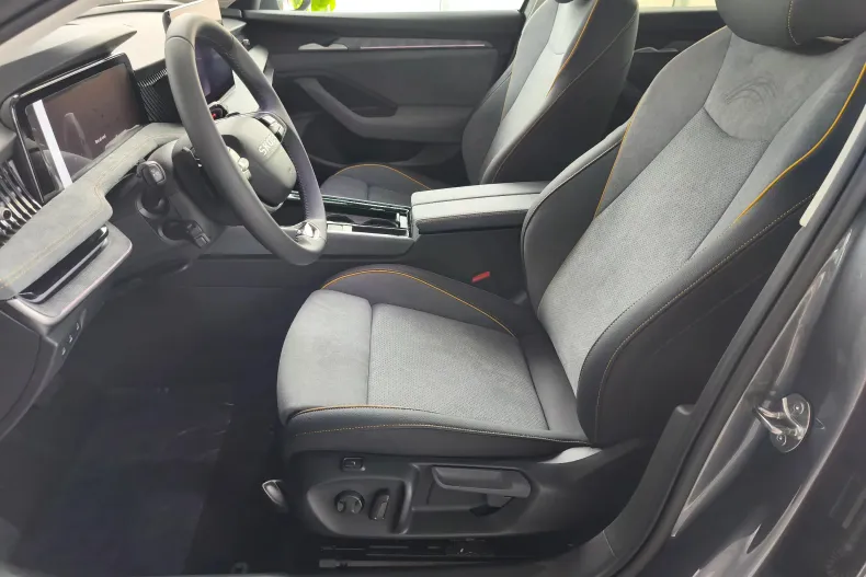 Skoda Superb din 2025 cu 5 km - oferta SKO135100 - foto 6