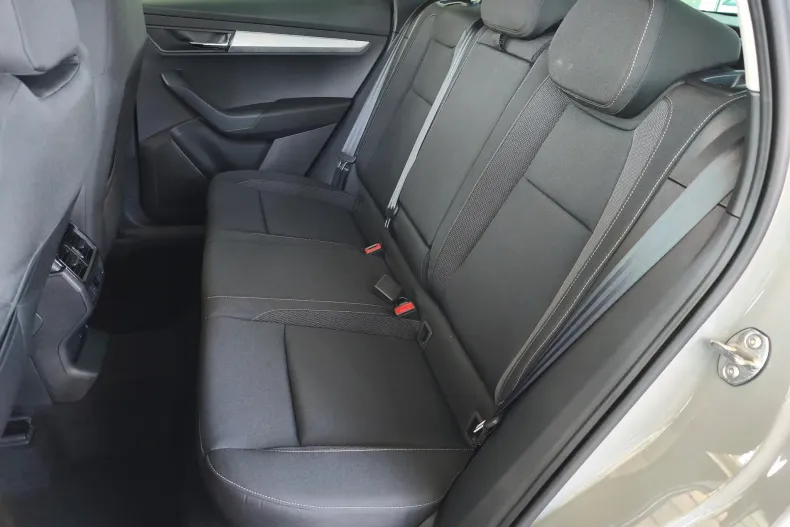 Skoda Karoq din 2025 cu 5 km - oferta SKO135102 - foto 9