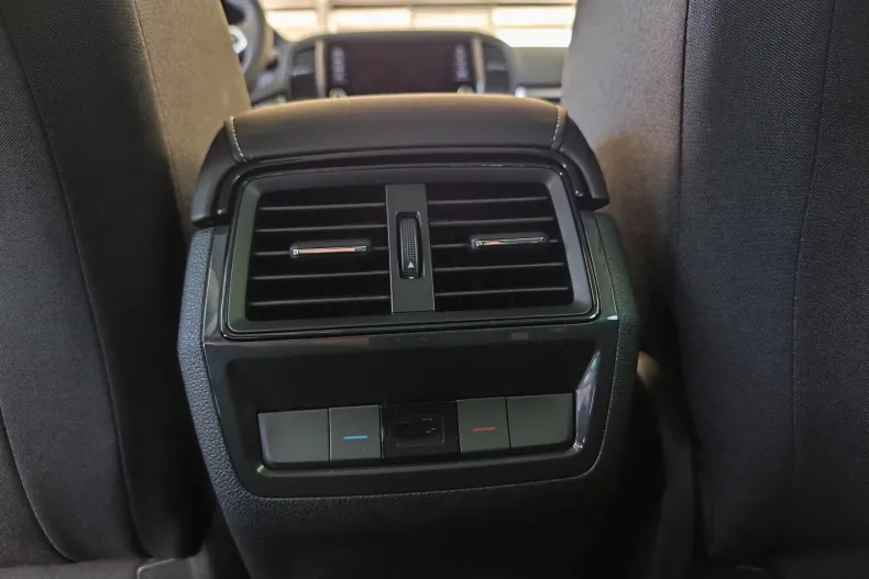 Skoda Karoq din 2025 cu 5 km - oferta SKO135102 - foto 10