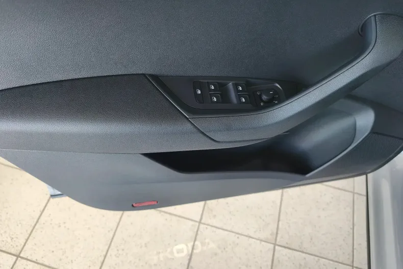 Skoda Karoq din 2025 cu 5 km - oferta SKO135102 - foto 12