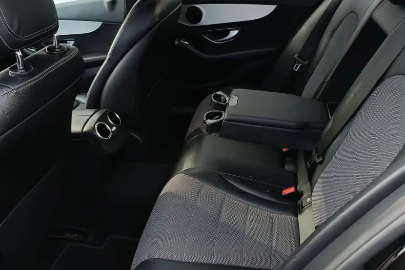 Mercedes-Benz C din 2019 cu 132.267 km - oferta MER135107 - foto 28