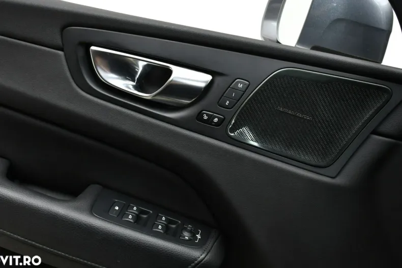 Volvo XC60 din 2021 cu 76.243 km - oferta VOL135115 - foto 25