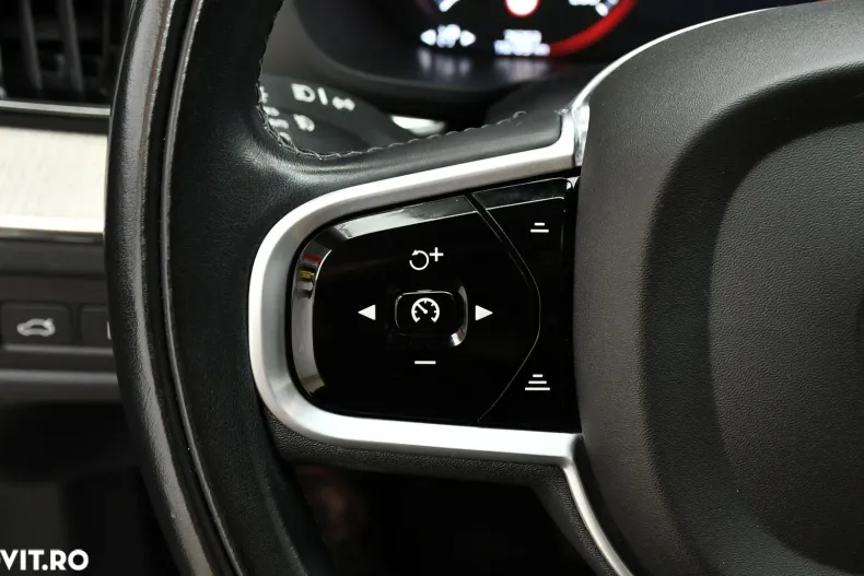 Volvo XC60 din 2021 cu 76.243 km - oferta VOL135115 - foto 27