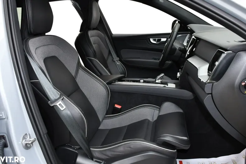 Volvo XC60 din 2023 cu 67.500 km - oferta VOL135120 - foto 8