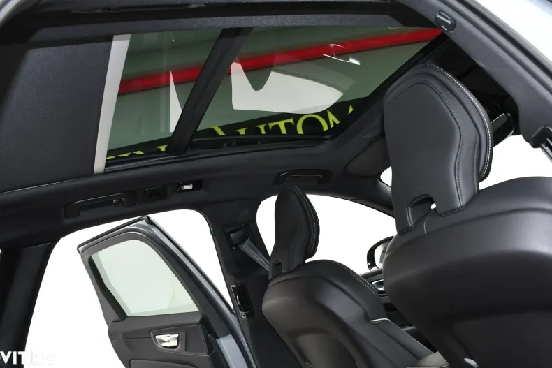 Volvo XC60 din 2023 cu 67.500 km - oferta VOL135120 - foto 13