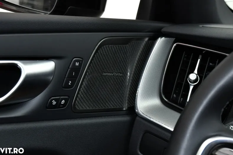 Volvo XC60 din 2023 cu 67.500 km - oferta VOL135120 - foto 24