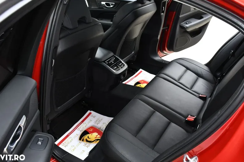 Volvo S60 din 2023 cu 10.227 km - oferta VOL135140 - foto 10