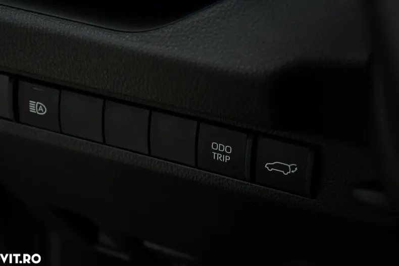 Toyota RAV4 din 2023 cu 43.882 km - oferta TOY135158 - foto 25