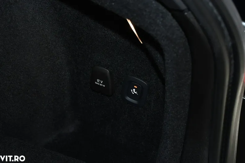 Volvo V60 din 2020 cu 102.361 km - oferta VOL135164 - foto 29