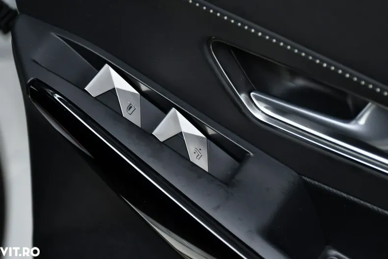 DS Automobiles DS 7 Crossback din 2020 cu 44.000 km - oferta DSA135172 - foto 23