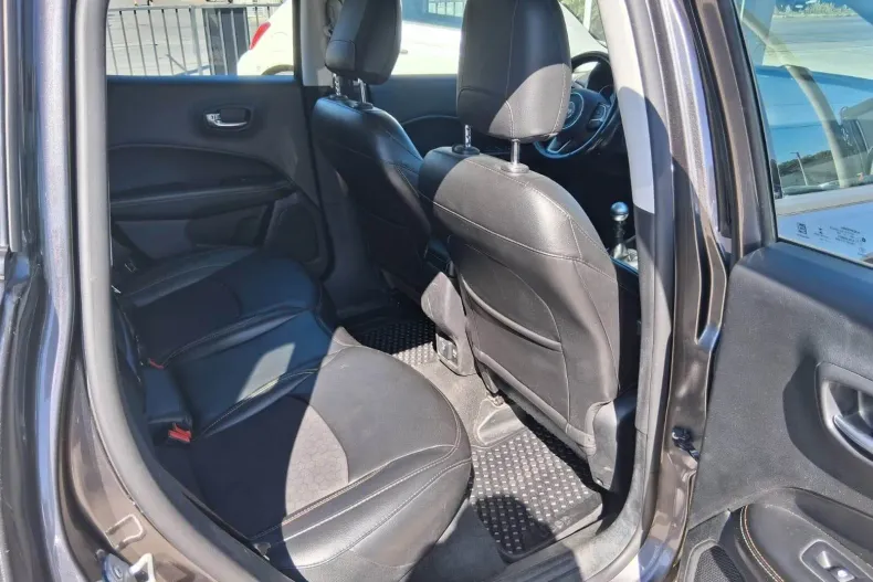 Jeep Compass din 2019 cu 80.000 km - oferta JEE135189 - foto 8