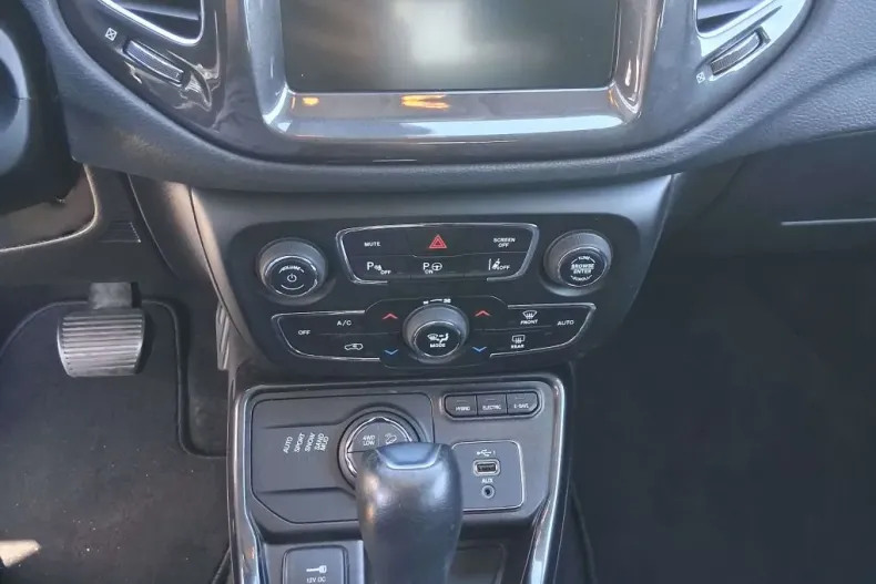 Jeep Compass din 2021 cu 82.500 km - oferta JEE135200 - foto 11