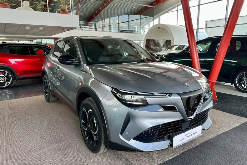 Alfa Romeo Junior din 2025 cu 1 km - oferta ALF135207 - foto 1