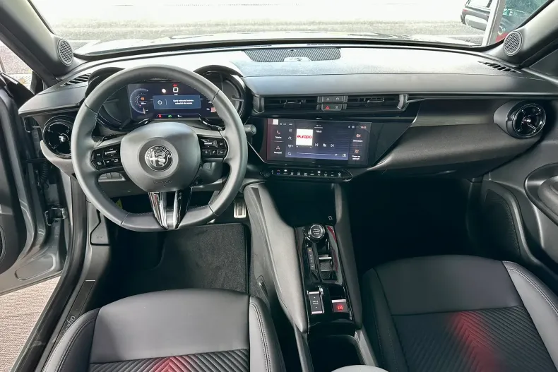 Alfa Romeo Junior din 2025 cu 1 km - oferta ALF135207 - foto 10