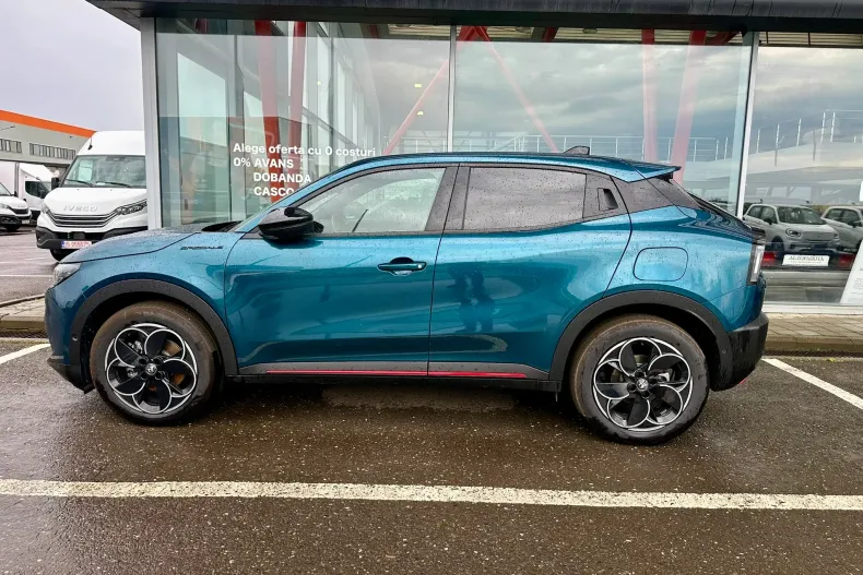 Alfa Romeo Junior din 2025 cu 1 km - oferta ALF135207 - foto 14