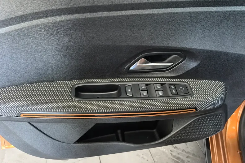 Dacia Sandero Stepway din 2022 cu 16.200 km - oferta DAC135217 - foto 9