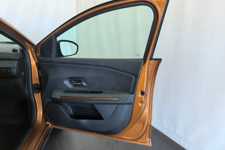 Dacia Sandero Stepway din 2022 cu 16.200 km - oferta DAC135217 - foto 25