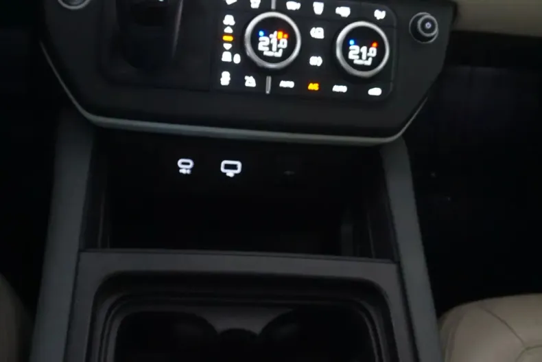 Land Rover Defender din 2021 cu 67.673 km - oferta LAN135229 - foto 21