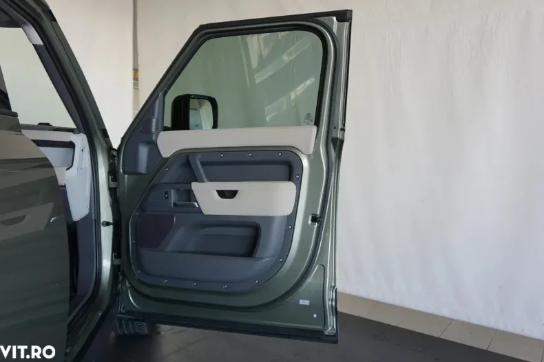 Land Rover Defender din 2021 cu 67.673 km - oferta LAN135229 - foto 28
