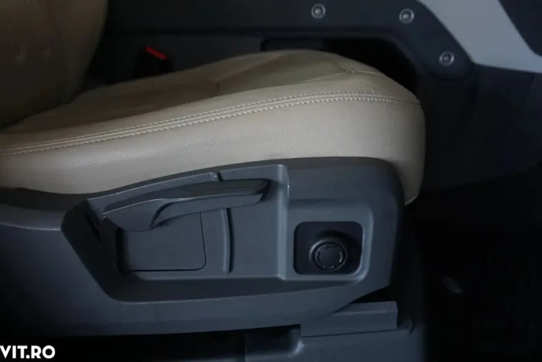 Land Rover Defender din 2021 cu 67.673 km - oferta LAN135229 - foto 30