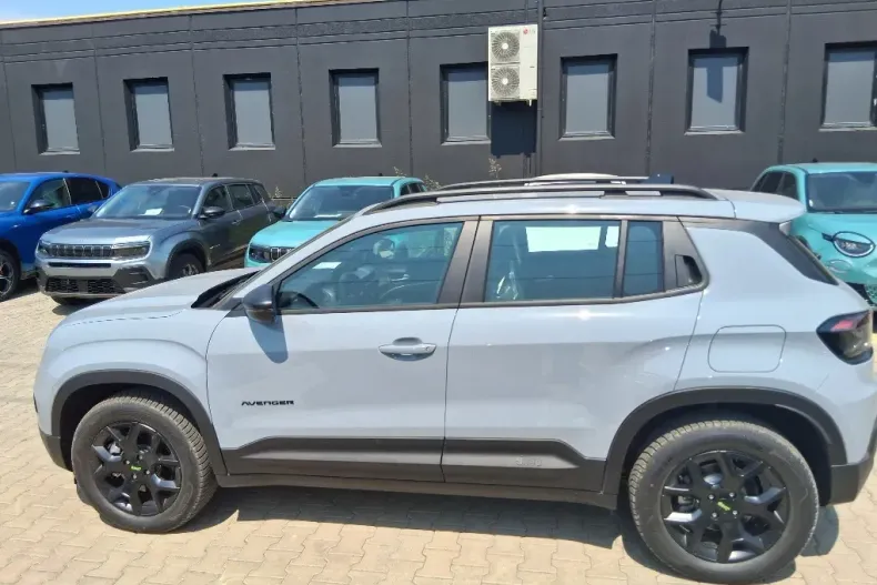 Jeep Avenger din 2025 cu 1 km - oferta JEE135233 - foto 8