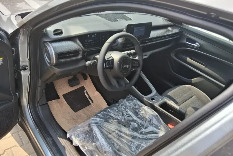 Jeep Avenger din 2025 cu 1 km - oferta JEE135236 - foto 9