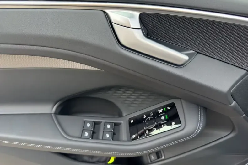 Audi A6 din 2025 cu 5 km - oferta AUD135256 - foto 9