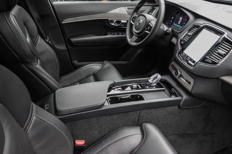 Volvo XC90 din 2023 cu 48.786 km - oferta VOL135265 - foto 5